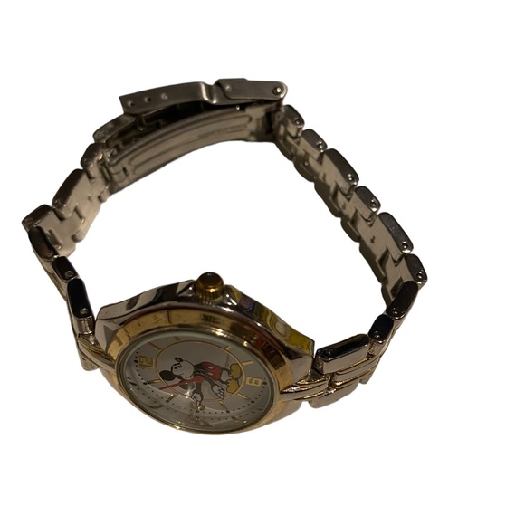 Disney Women’s Mickey Mouse watch with moving arms. - Picture 2 of 6